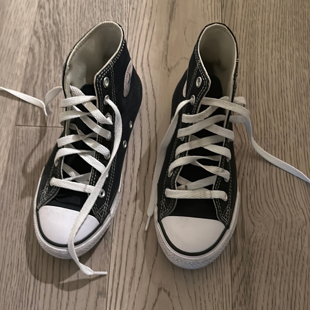 Kids converse